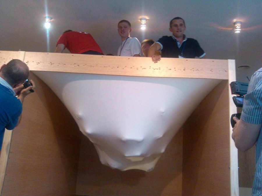 Натягивание потолков