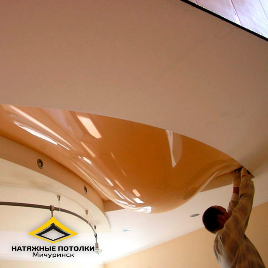 Затопление натяжного потолка