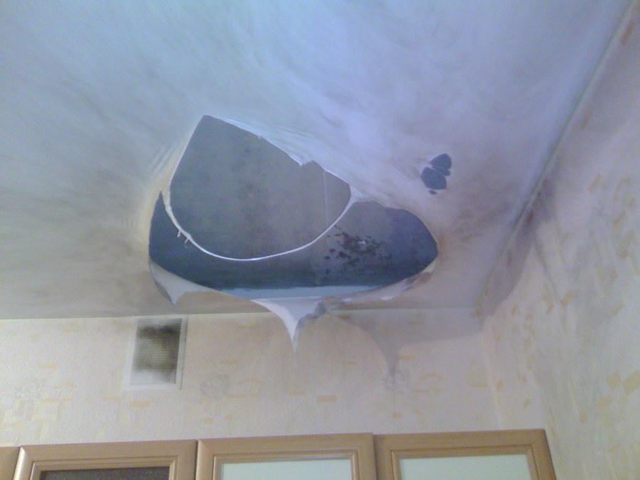 Плохой натяжной потолок