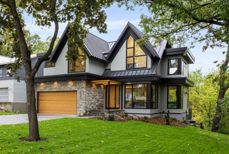 Фасады загородных домов