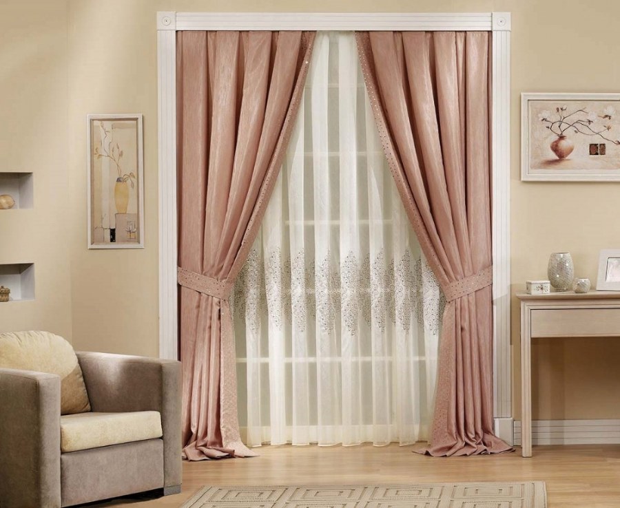 Шторы в бежевую гостиную