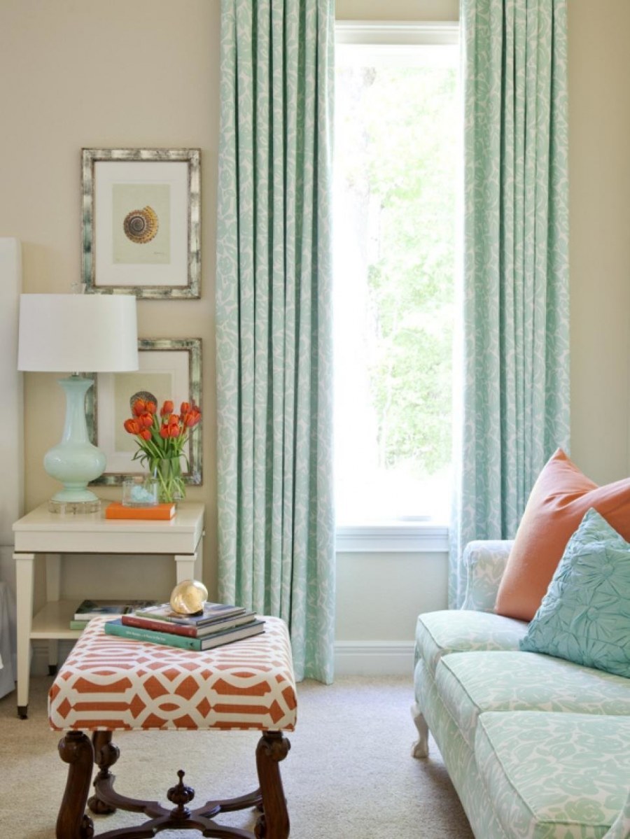 Шторы мятного цвета в интерьере