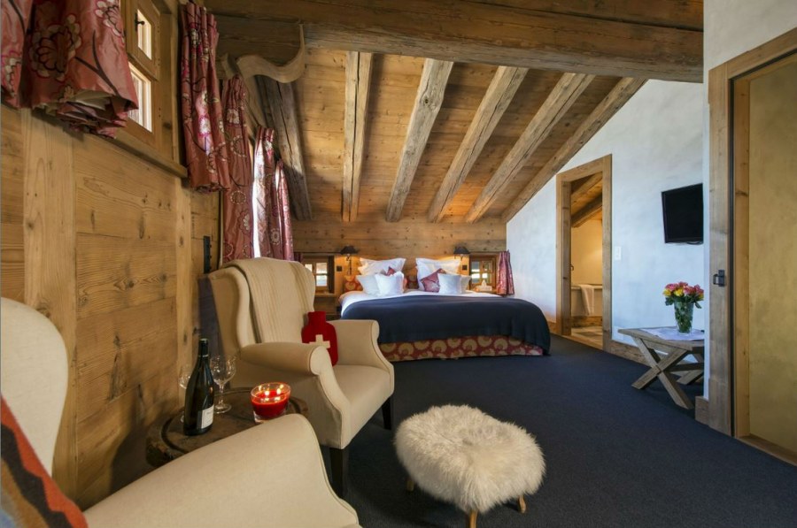 Сельский домик в Швейцарии интерьере