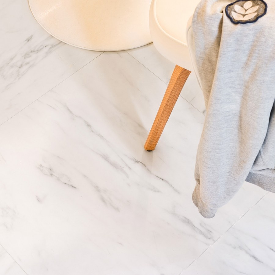 ПВХ-плитка quick-Step QS Livyn Ambient click AMCL 40136 мрамор Каррарский белый