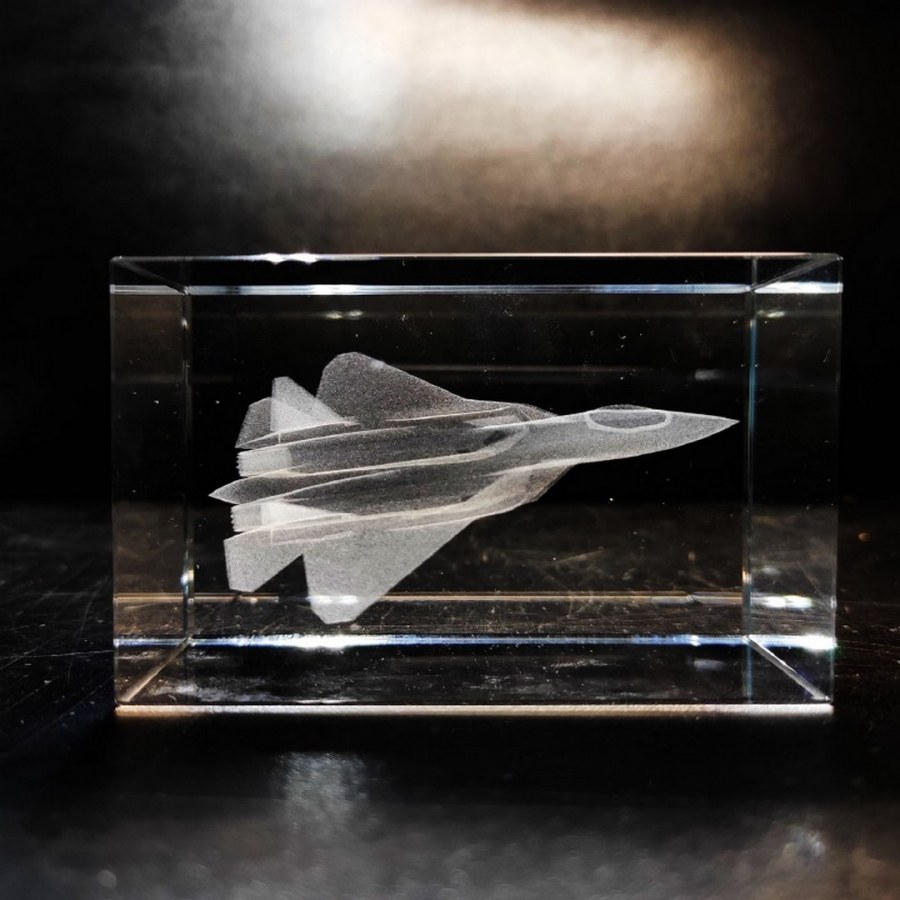 Лазерная гравировка в стекле 3d