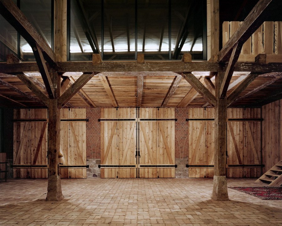 Амбар Капур