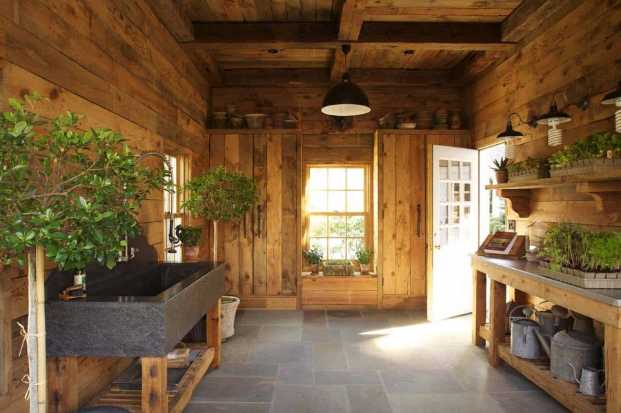 Хозблок внутри