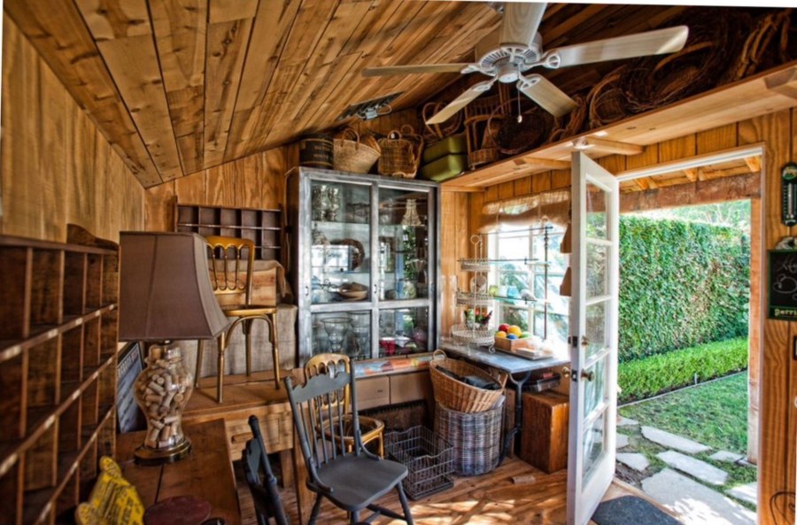 Интерьер старого сарая