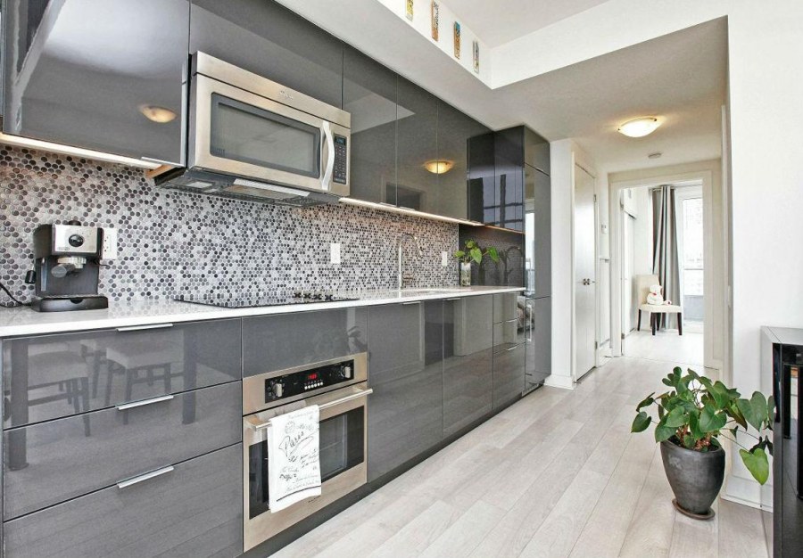 Кухня в сером цвете