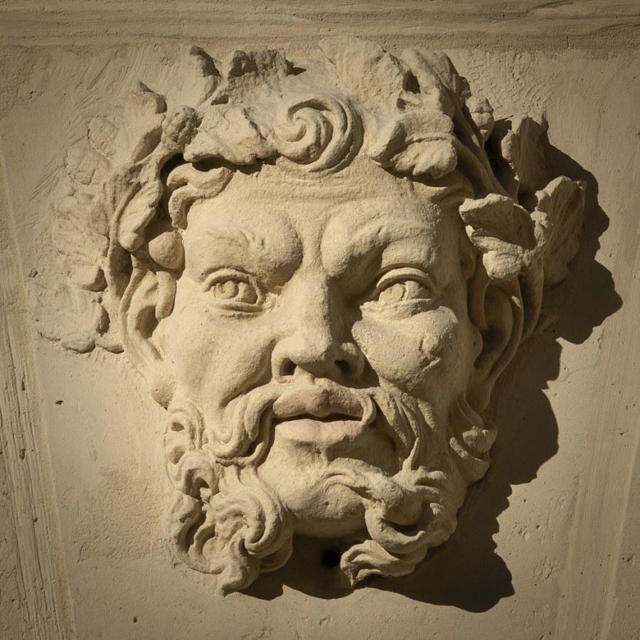 Маскарон Нептун