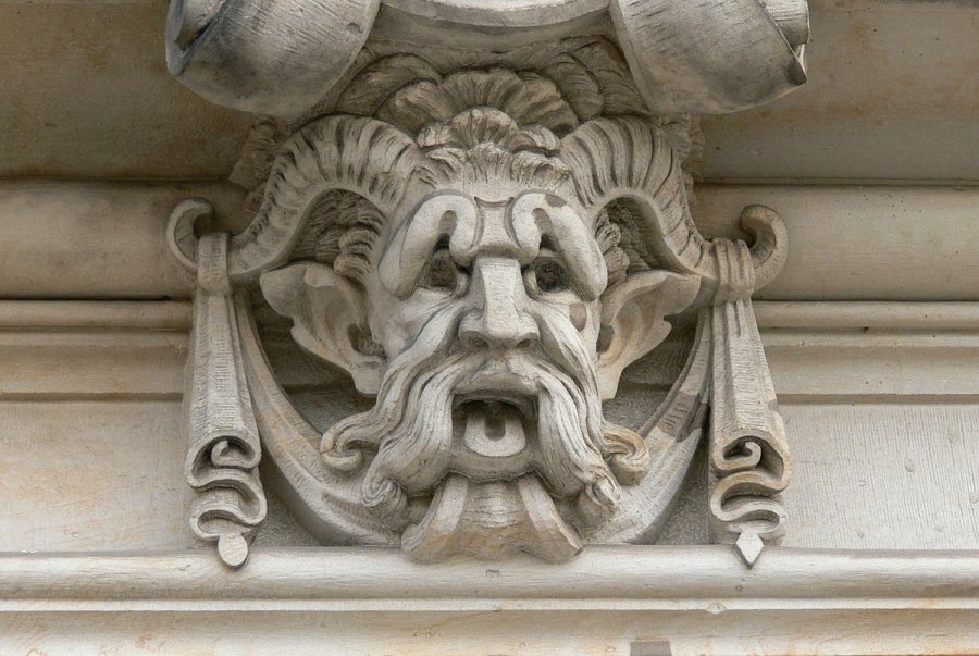 Маскарон Нептун