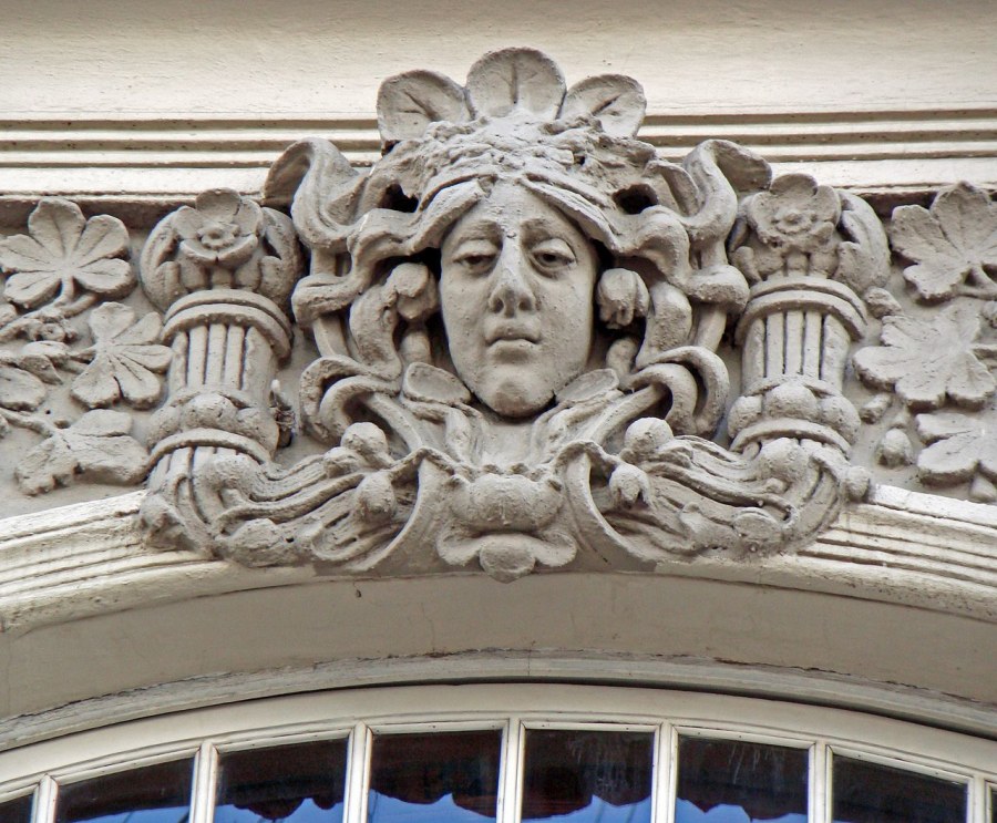 Маскарон рококо