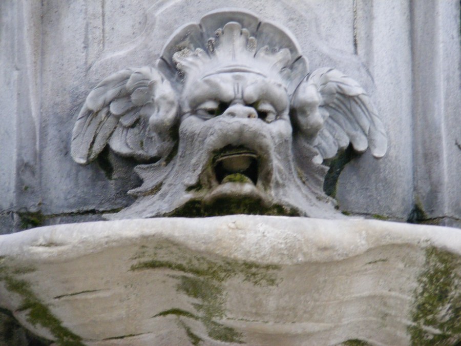 Страшный маскарон Венеция