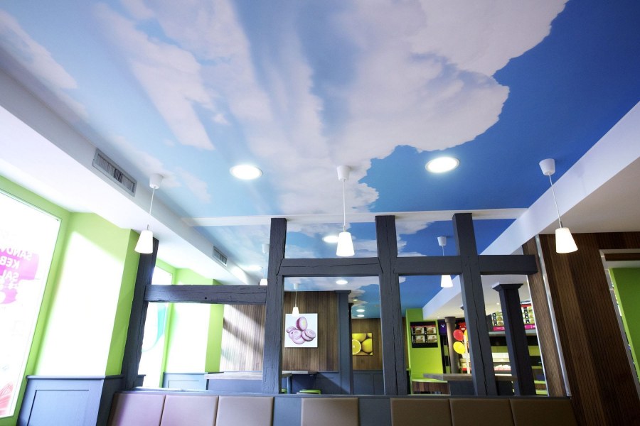 Натяжной потолок с фотопечатью под бетон