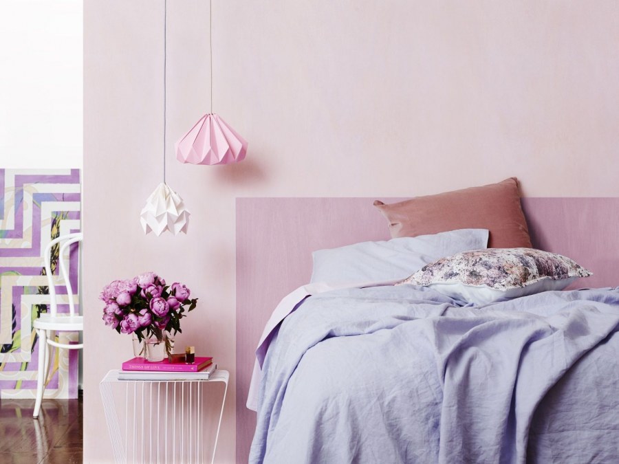 Розовая краска для стен