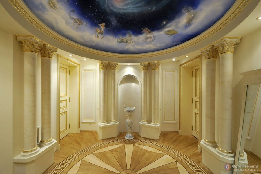 Потолок Холл