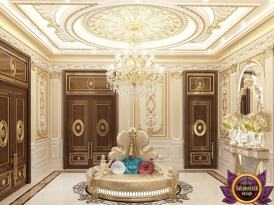 Классические потолки в Холл