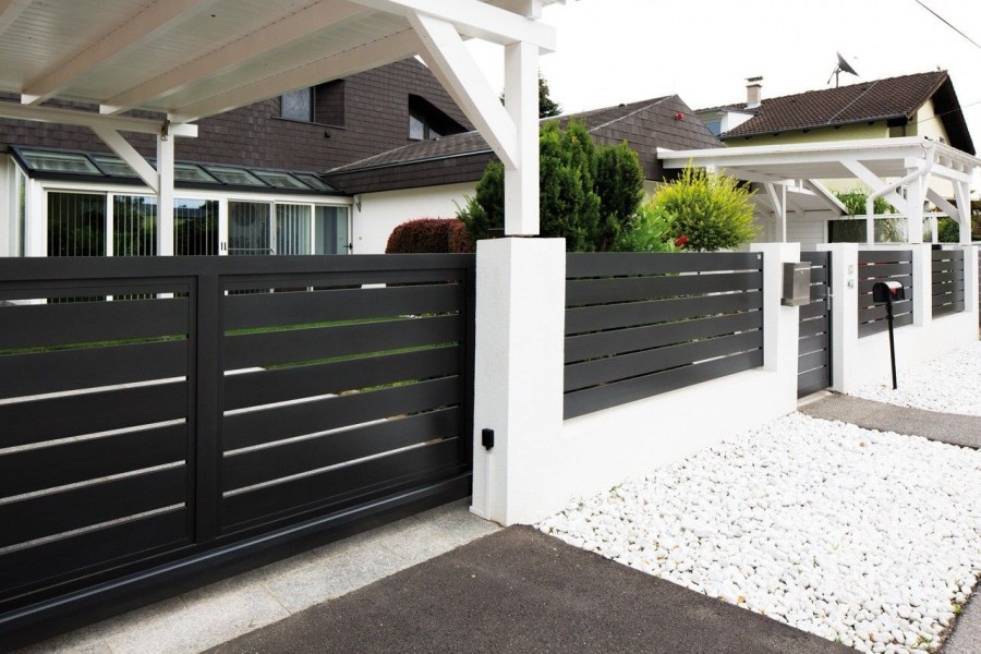 Современные заборы для частного дома