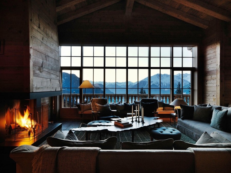 Камин и панорамные окна