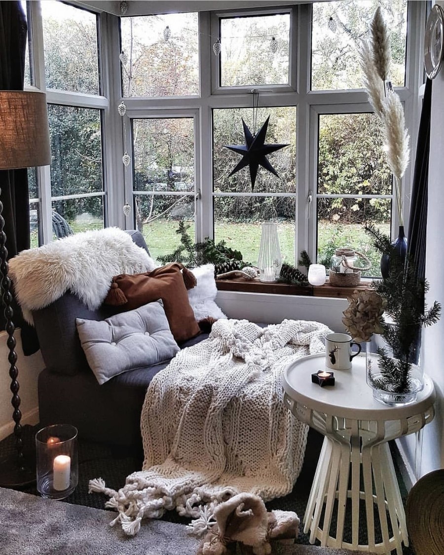 Уютная зимняя комната
