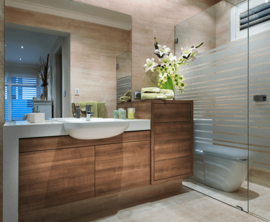 Ванные комнаты под дерево