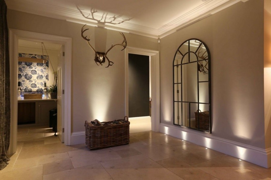 Подсветка в прихожей