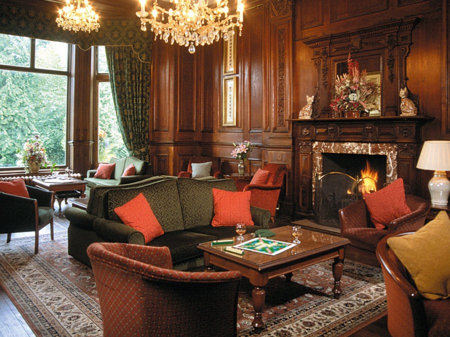 Комната в викторианском стиле