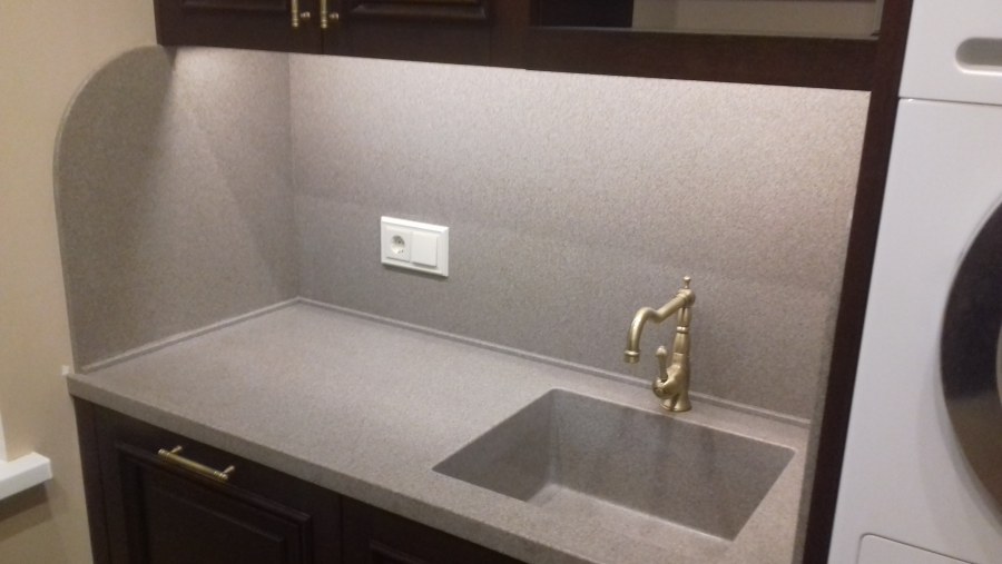 Столешница и стеновая панель из акрилового камня