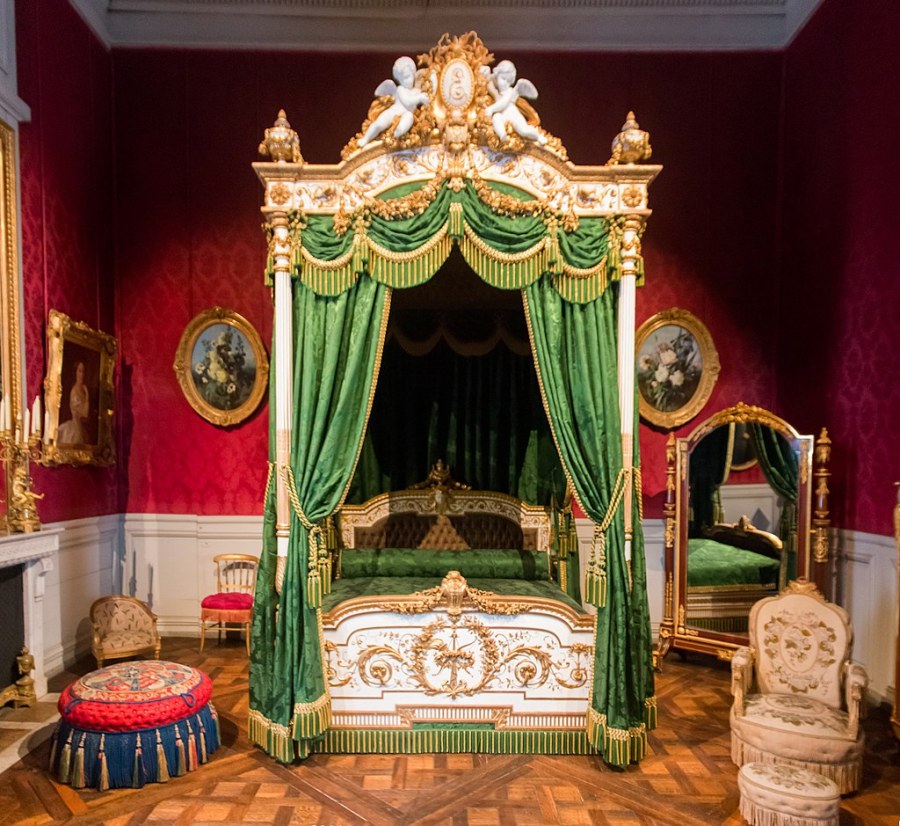 Спальня Императрица беж. Шелкография