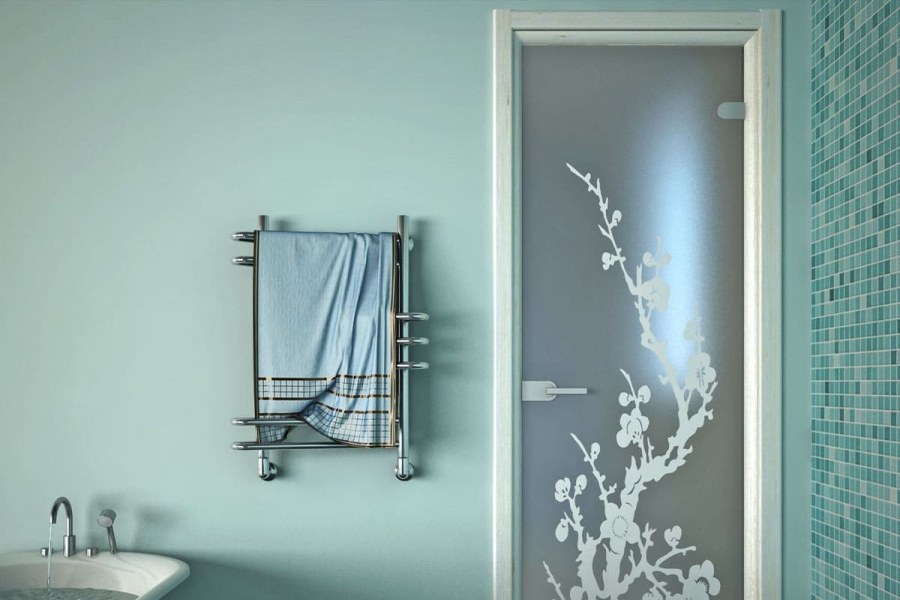 Дверка на ванную стеклянная