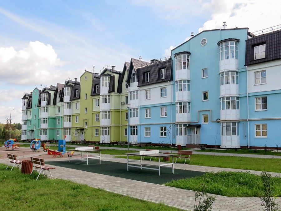 Новые дома в поселке Лесной