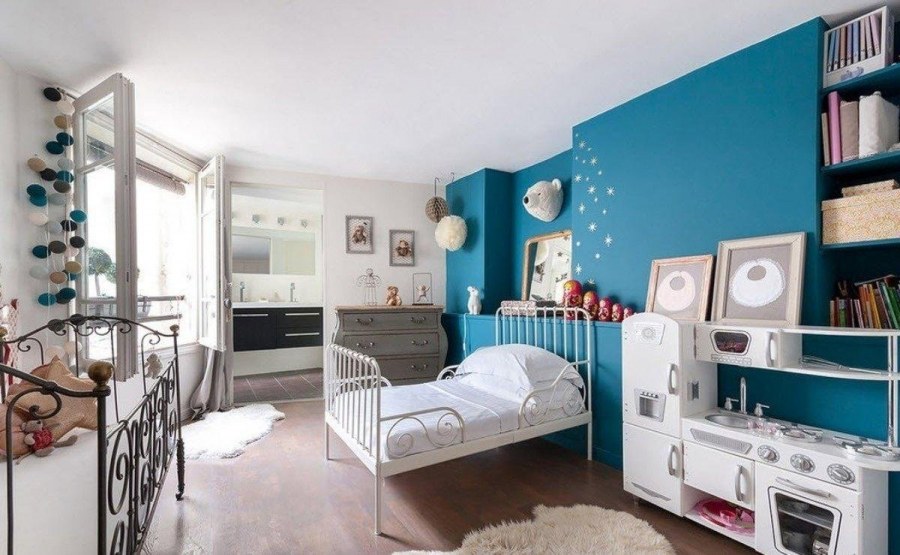 Детская комната в синих тонах