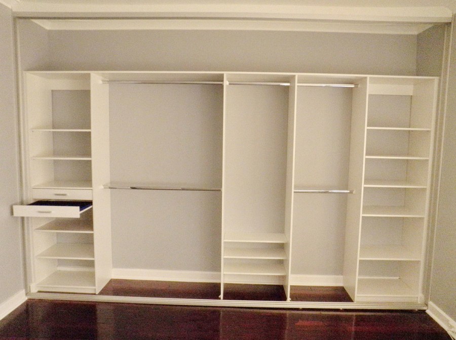 Белые наличники и плинтуса