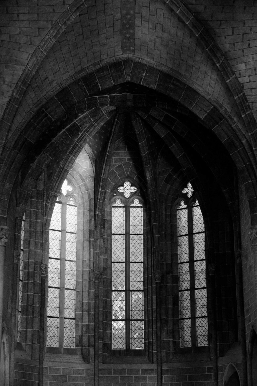 Темная Готика архитектура