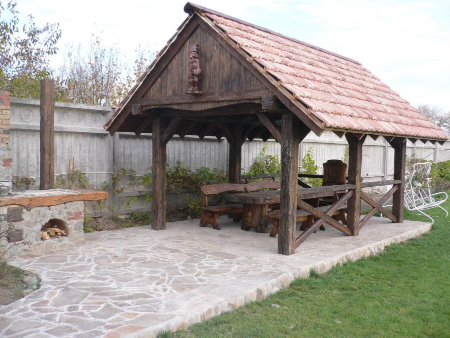 Беседка под старину