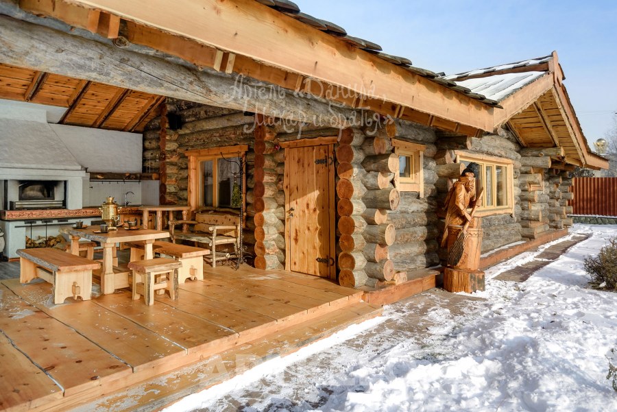 Летняя кухня из бревна