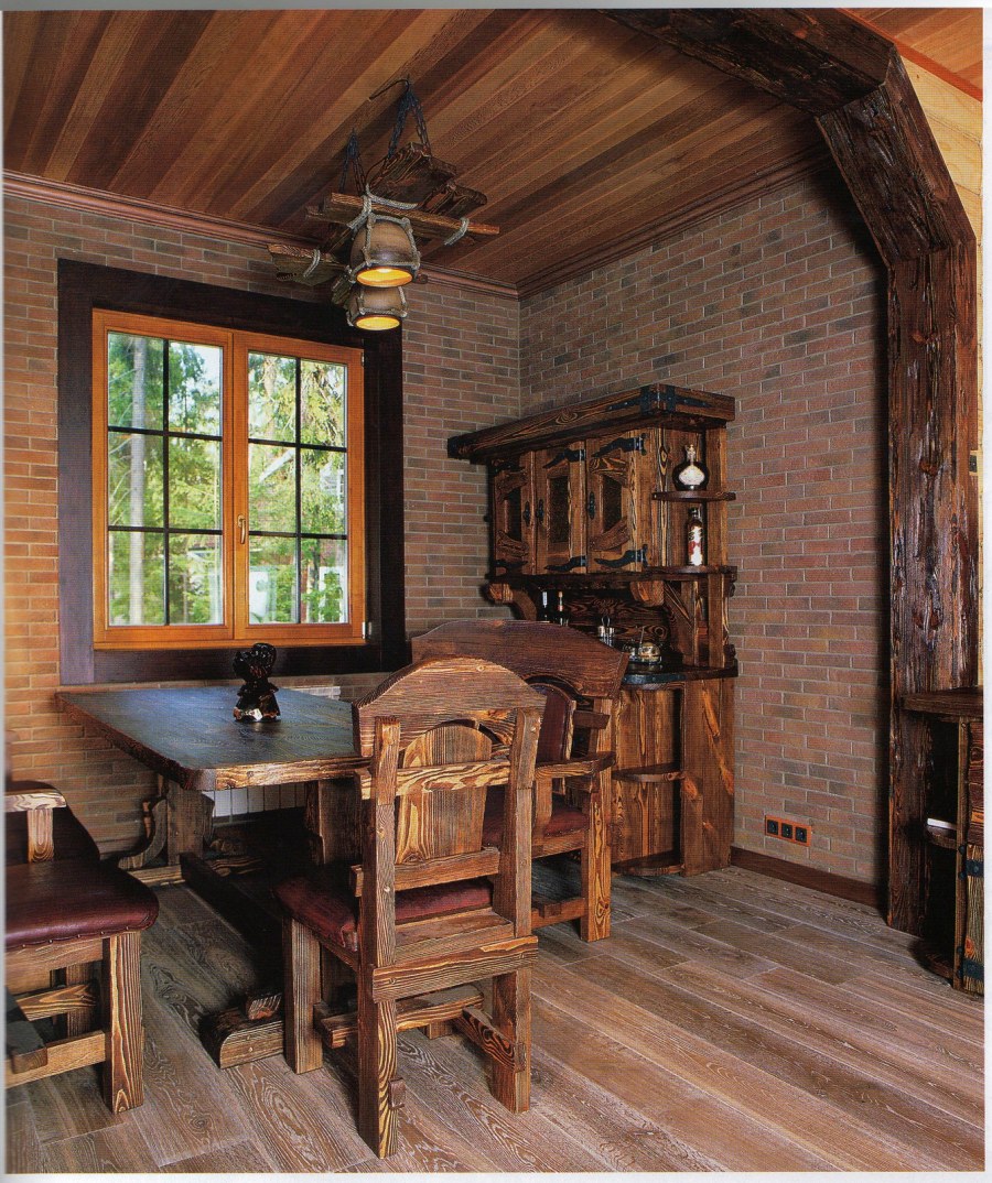 Состаренная мебель из дерева