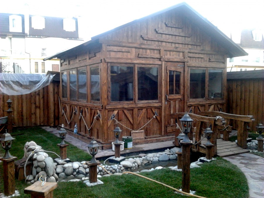 Беседка из состаренного дерева