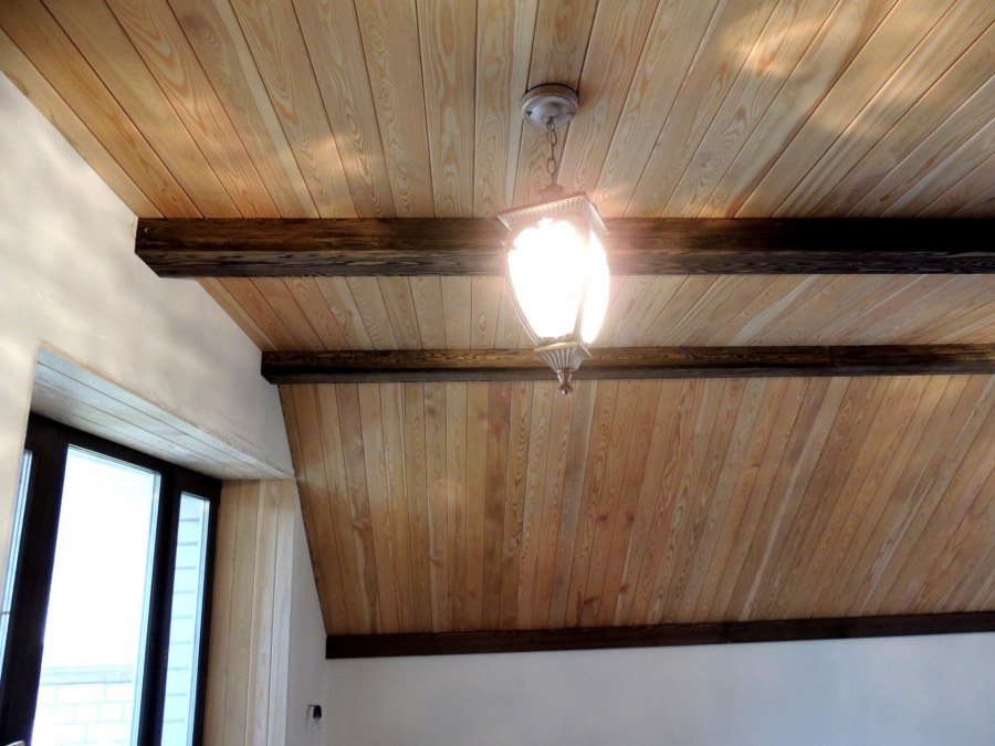 Отделка потолка вагонкой