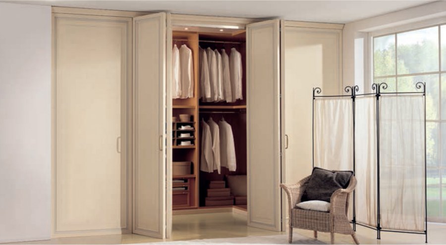 Складные двери для гардеробной