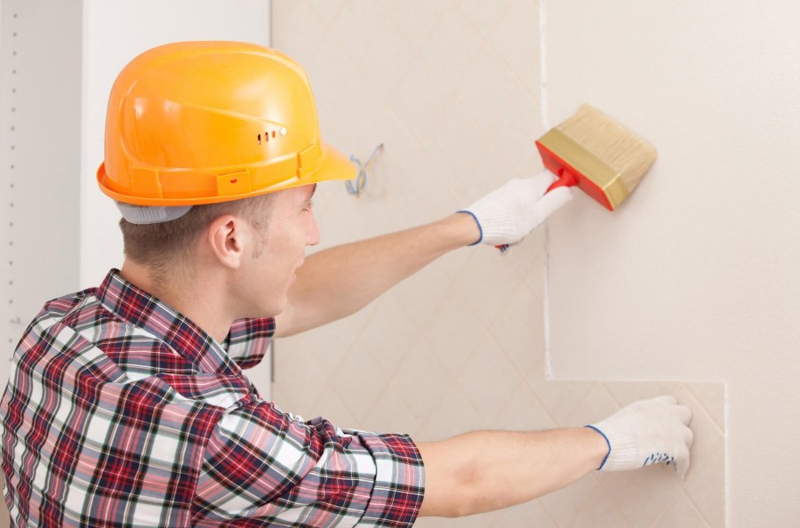 Грунтование стен