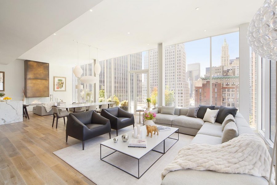 Большая квартира с панорамными окнами