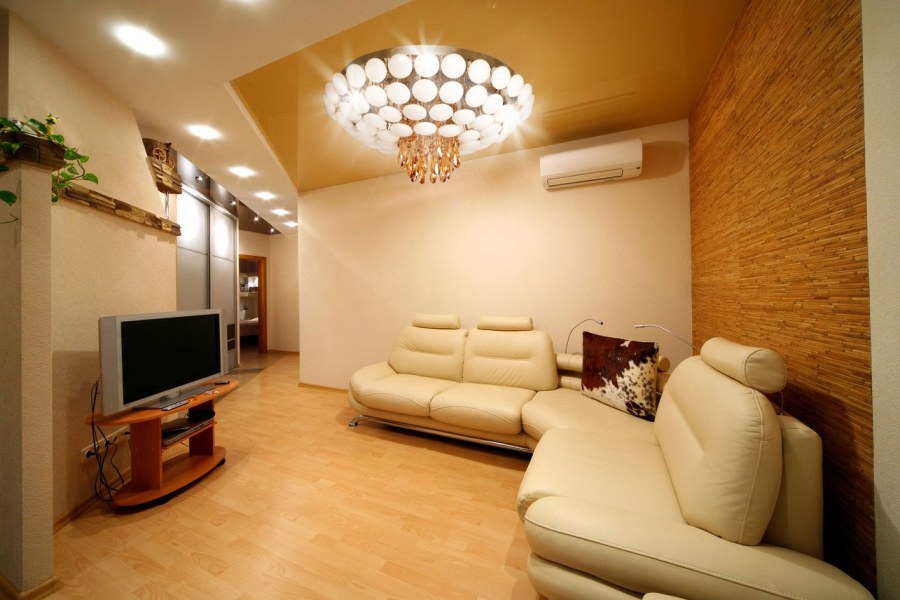 Точечное освещение в гостиной