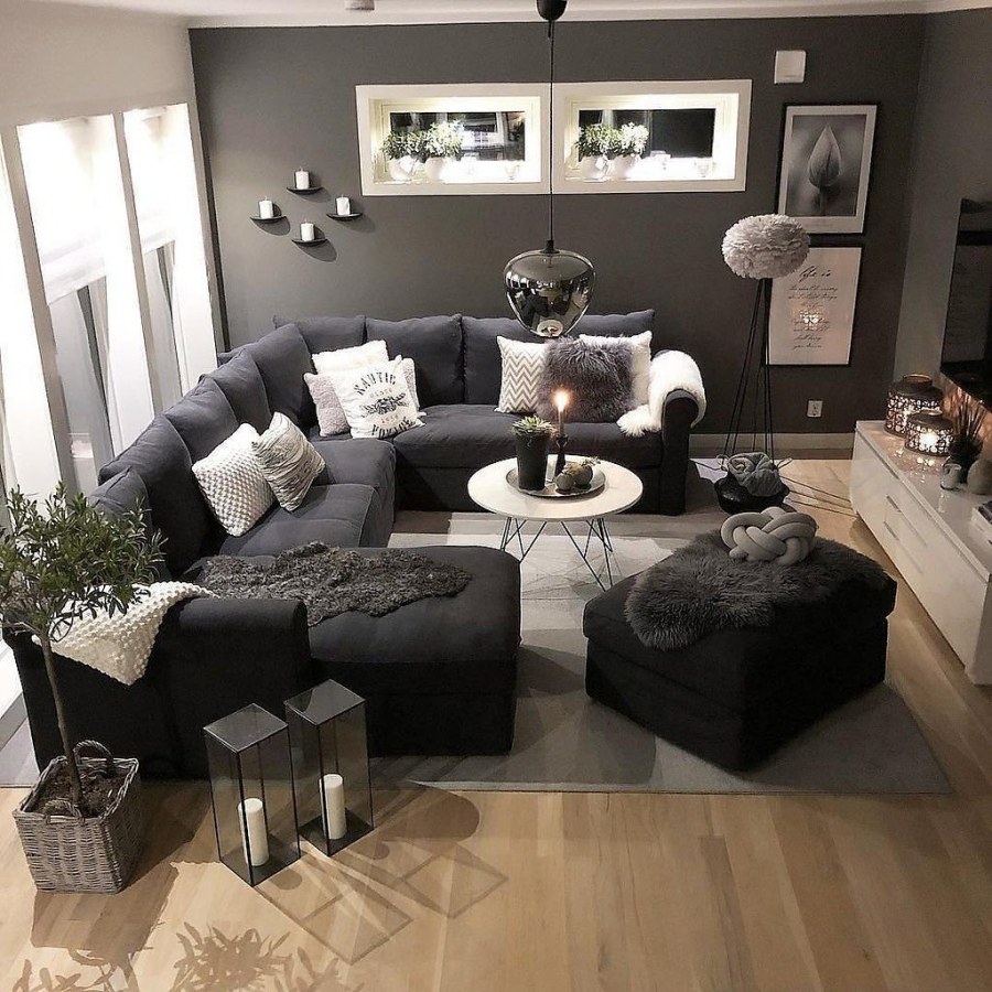 Современная гостиная в темных тонах