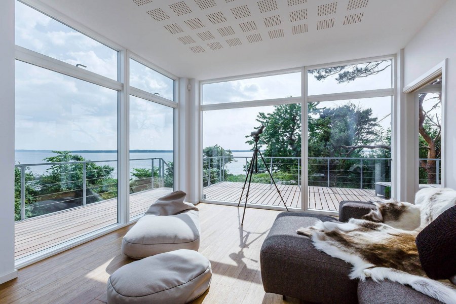 Спальня с панорамным остеклением