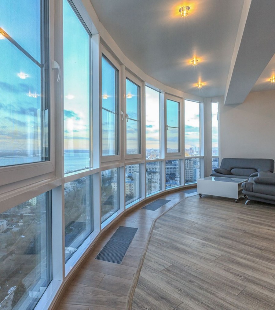 Гостиннаяс панорамными окнами