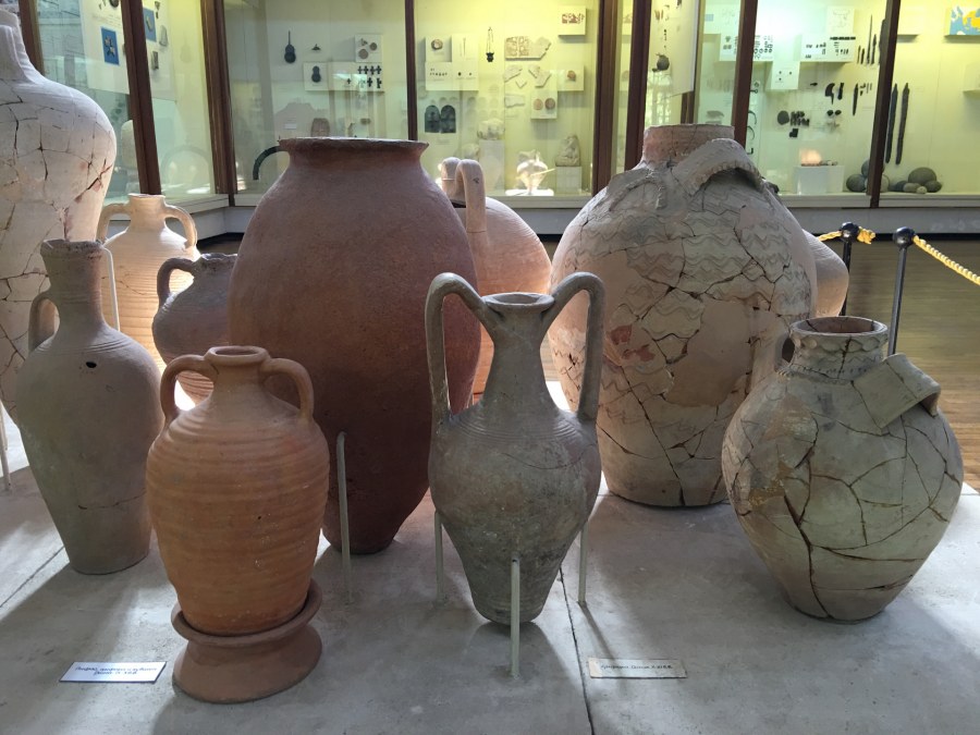 Амфора с вином