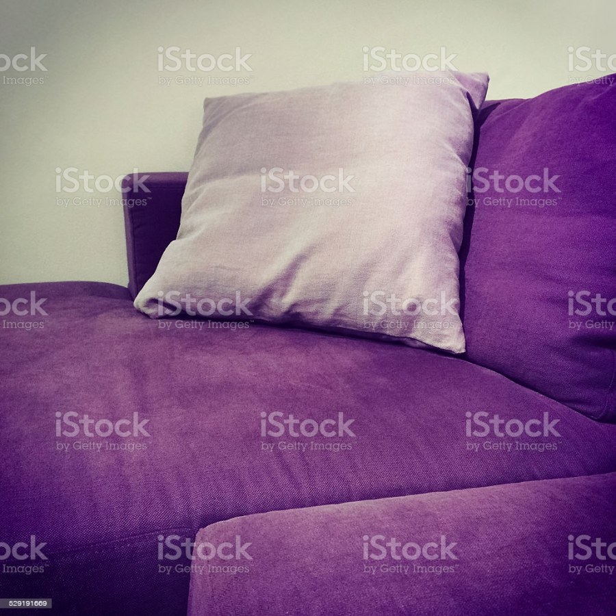 Подушки на лавандовый диван