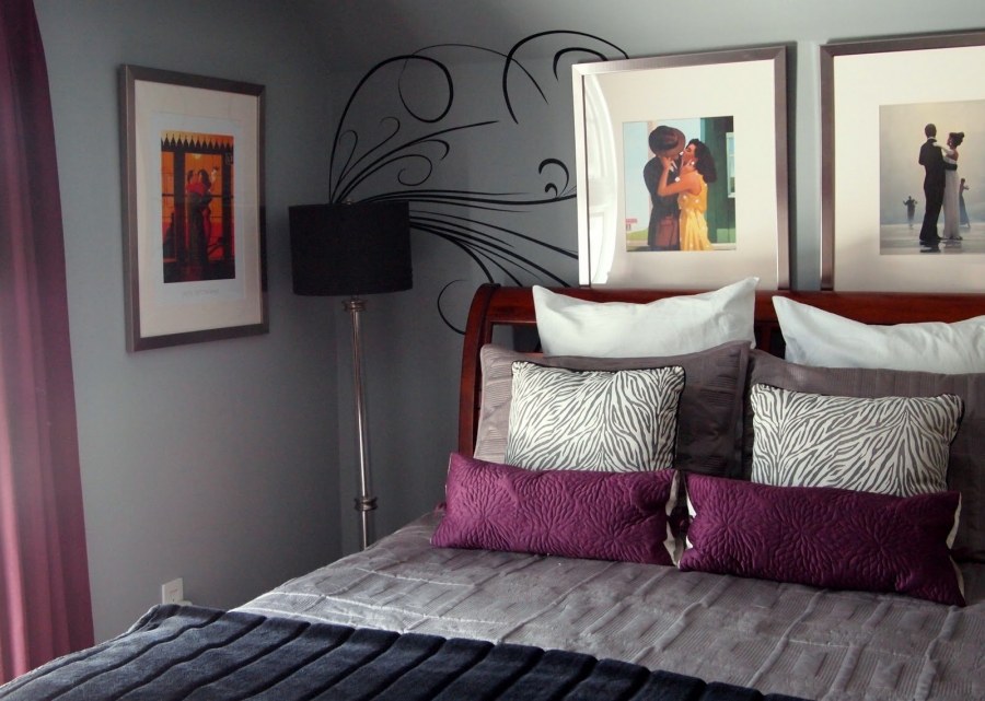 Сиреневый диван в стиле арт деко