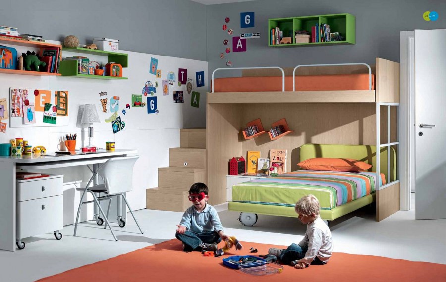 Детская комната с детьми